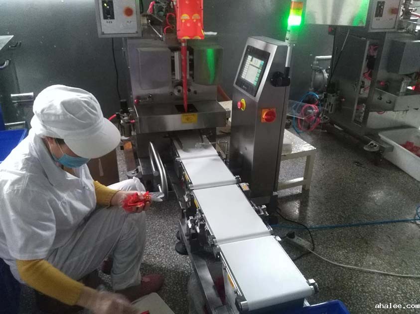 伟德app官网下载安卓版苹果检重秤食品酱料包应用案例